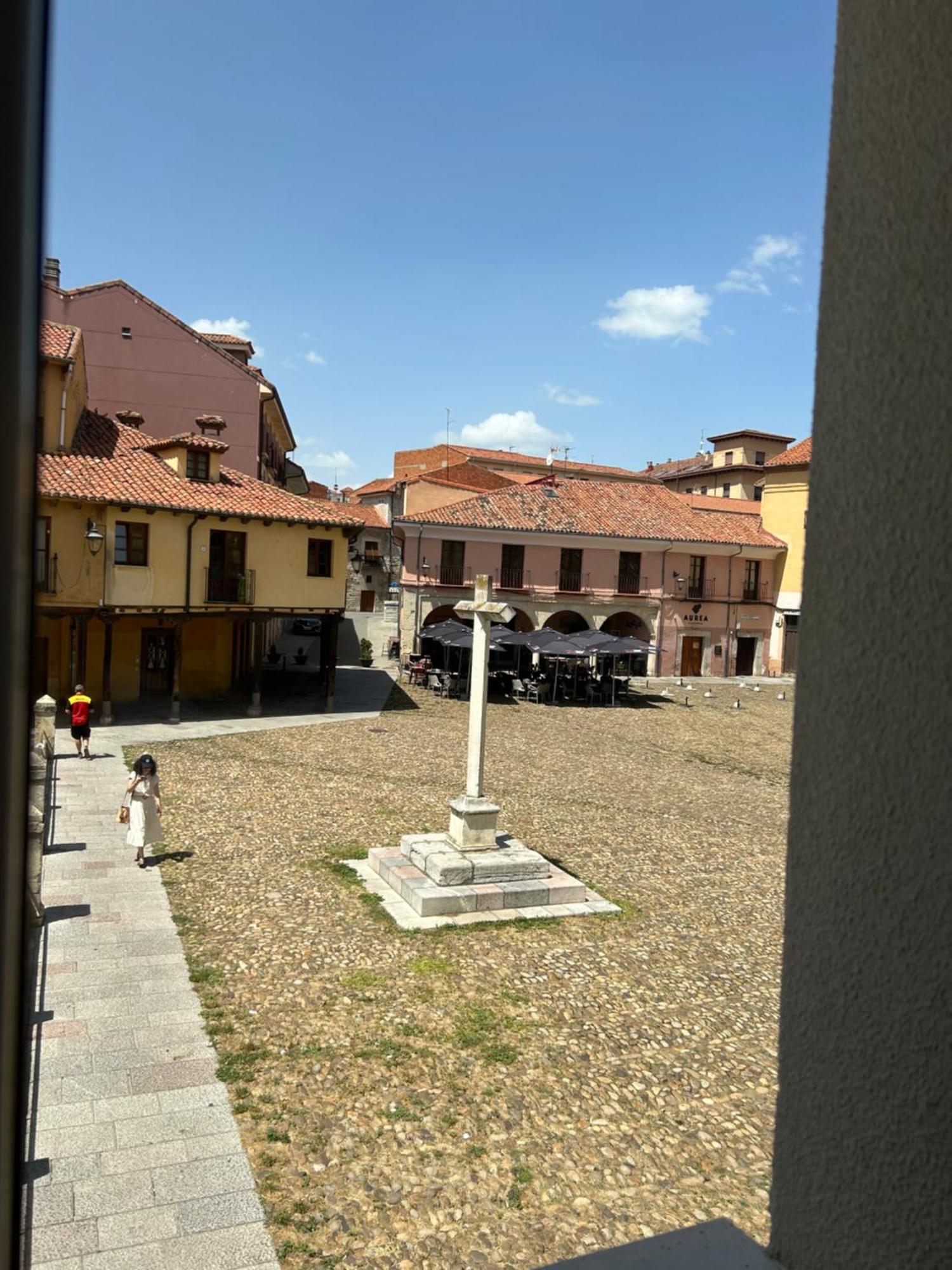 Pension Plaza Del Grano Leon Exterior photo